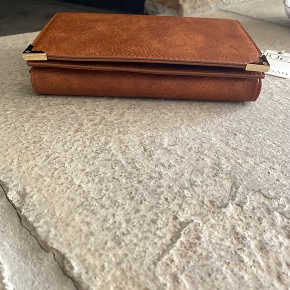 *NEW* leather crossbody - Picture 5 of 10
